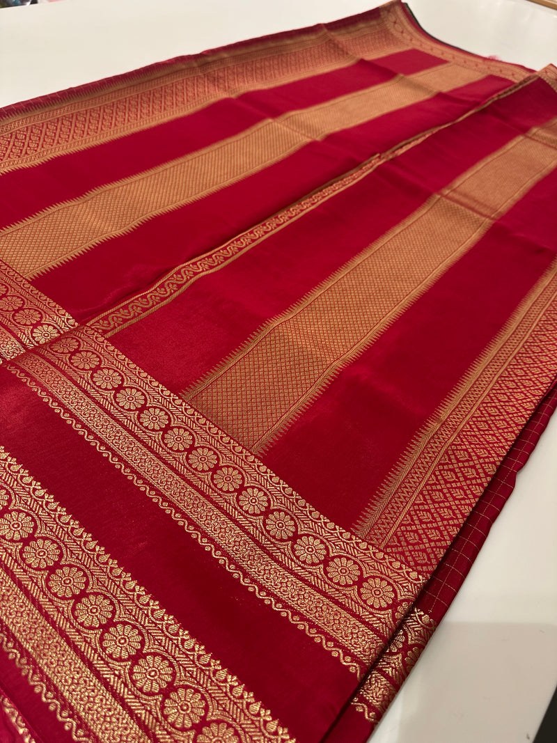 Banarasi crêpe sarees with contrast blouse piece🌹 comes in rich border and small Checks -AU6