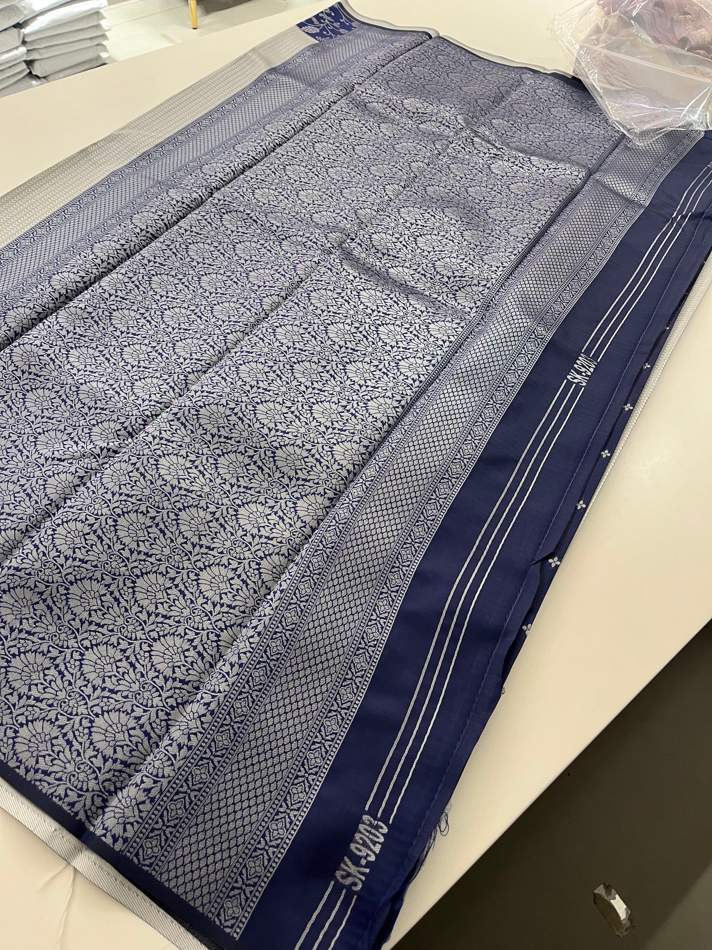 1610 VALKALAM SILK/SEMI SILK