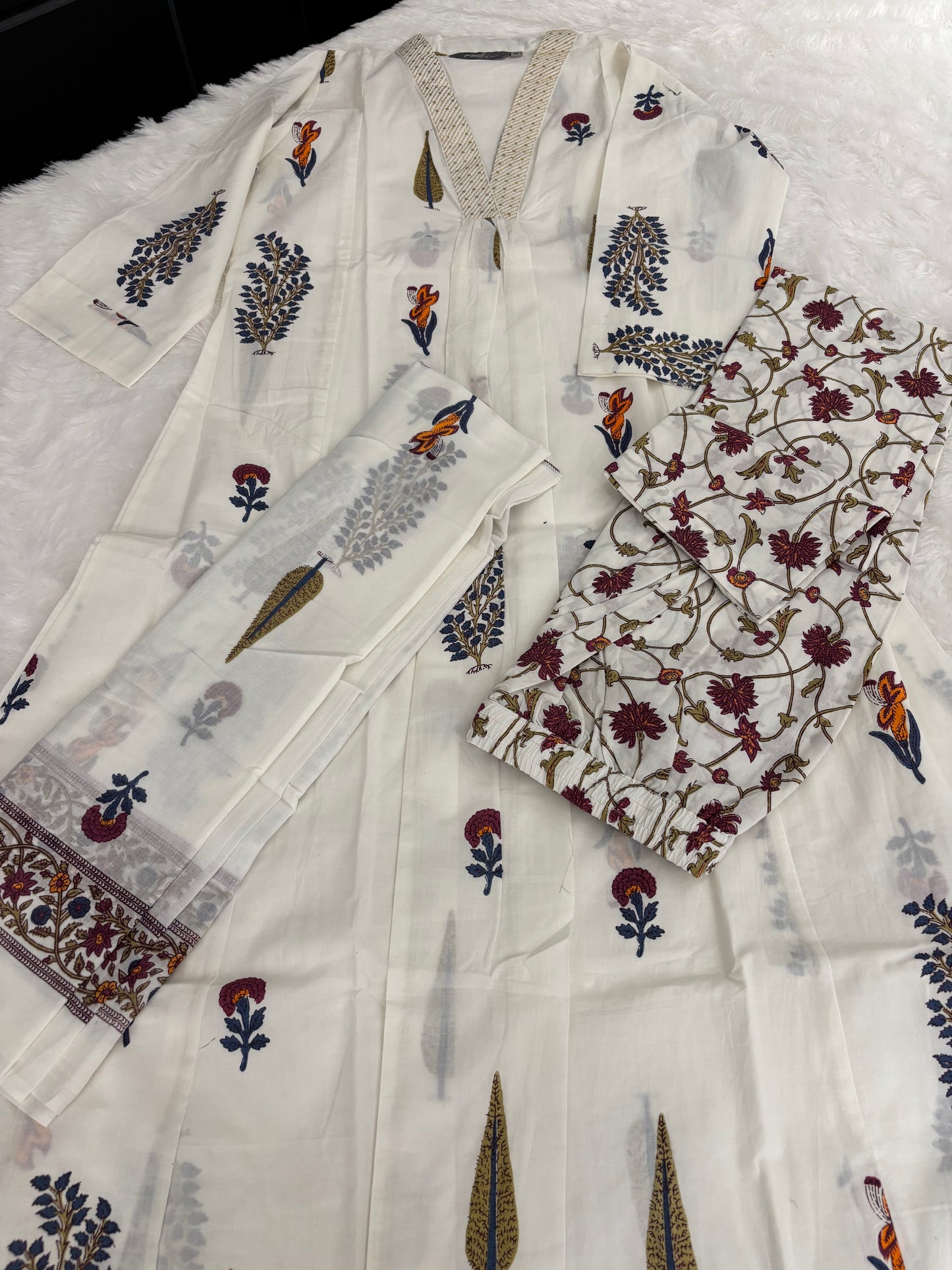 White Floral Anarkali Kurti With Plaazo