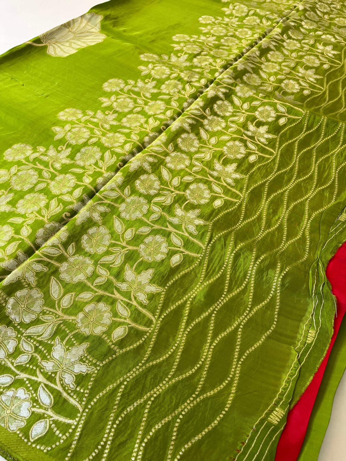 Chinnon Silk Premium Lily Green Red