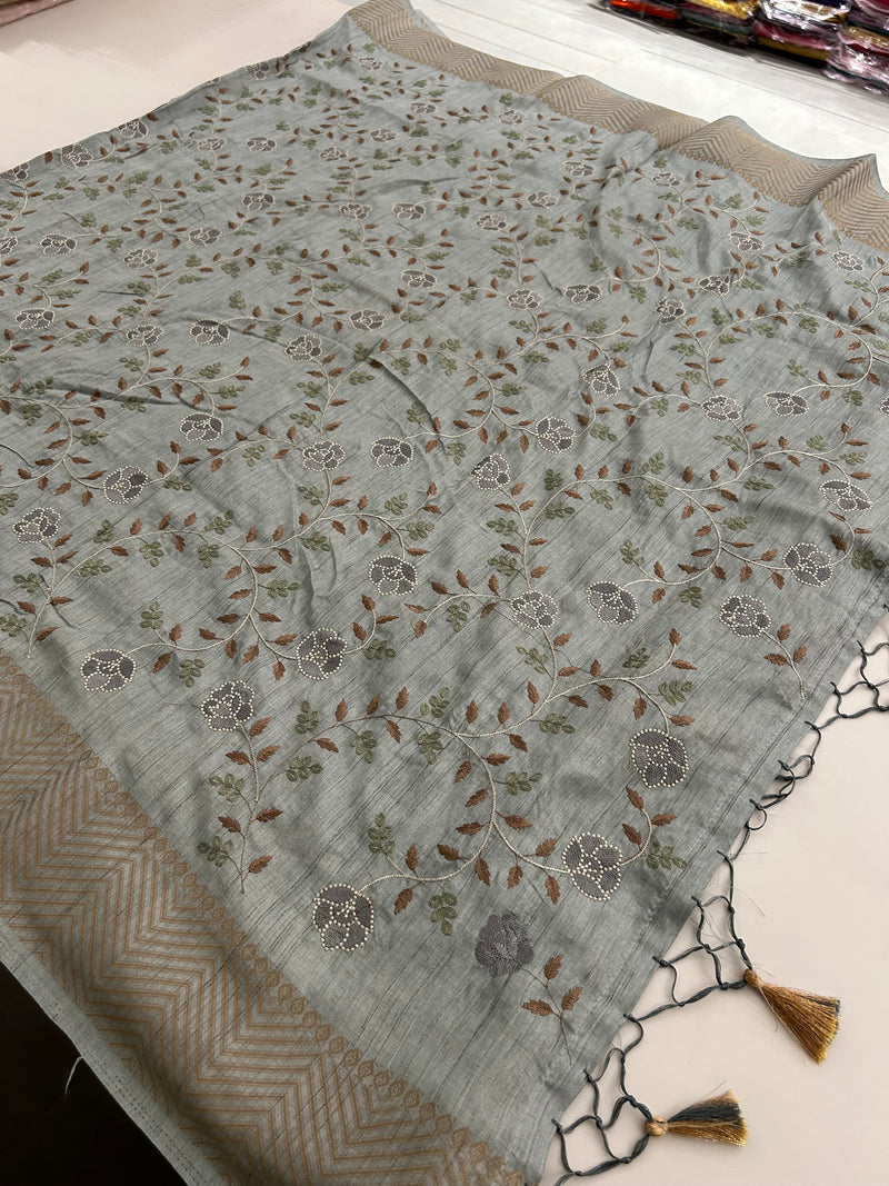 🌹Tussar Silk Sarees in Full Embroidery Work With Self Pattern Blouse 🌹
JU23