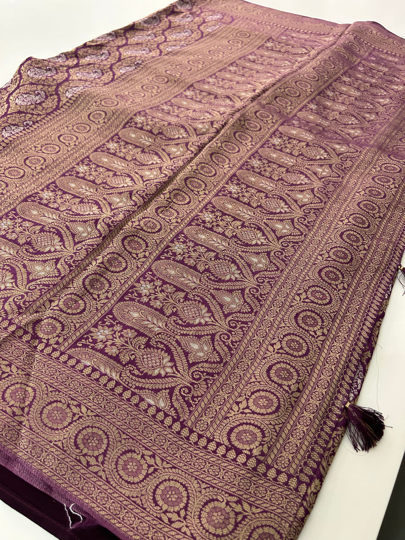 Crape Crush Georgette Sarees in gold and silver finish weaving comes in beautiful 3 Colors and Contrast blouse pieces🌹-JU31