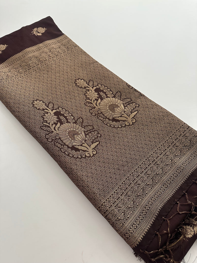 Venkatagiri fancy soft Linen Cotton sarees with self blouse and fancy Border and Butties all over🌹 - AU12