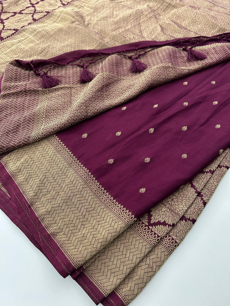 Rich Fancy Georgette Viscose Saree in Pastels and a Dark Shade♥️
Comes with Brocade buttas and butti self blouse ♥️ JU21