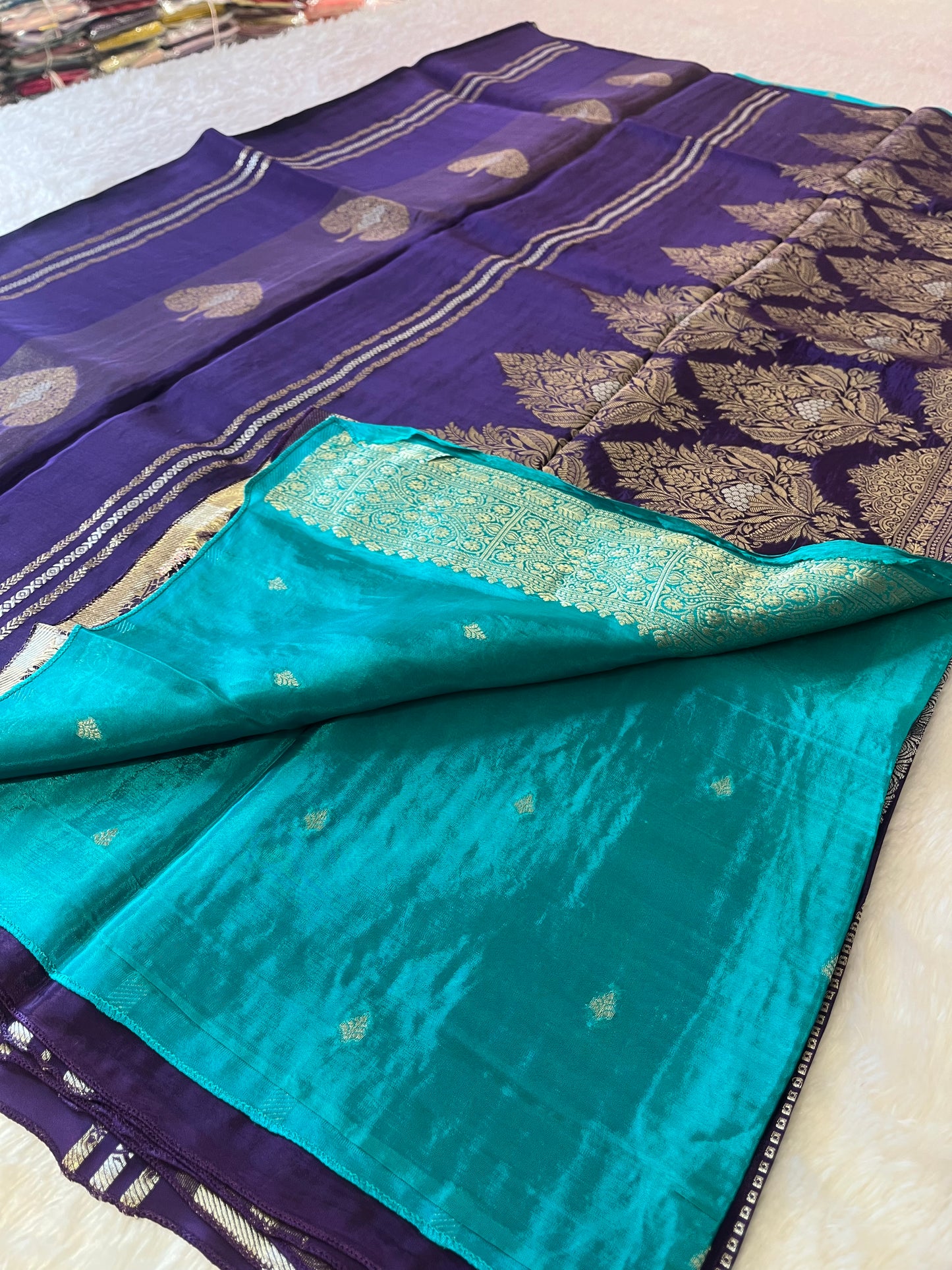 Fancy Chinnon Borderless