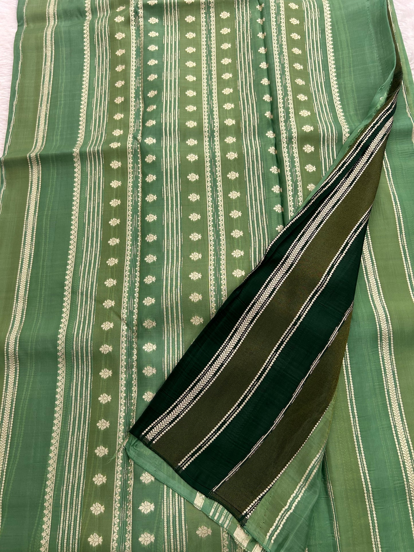 DESIGNER PARTYWEAR SAREE WITH CONTRAST BLOUSE-PISTA X BOTTLE GREEN