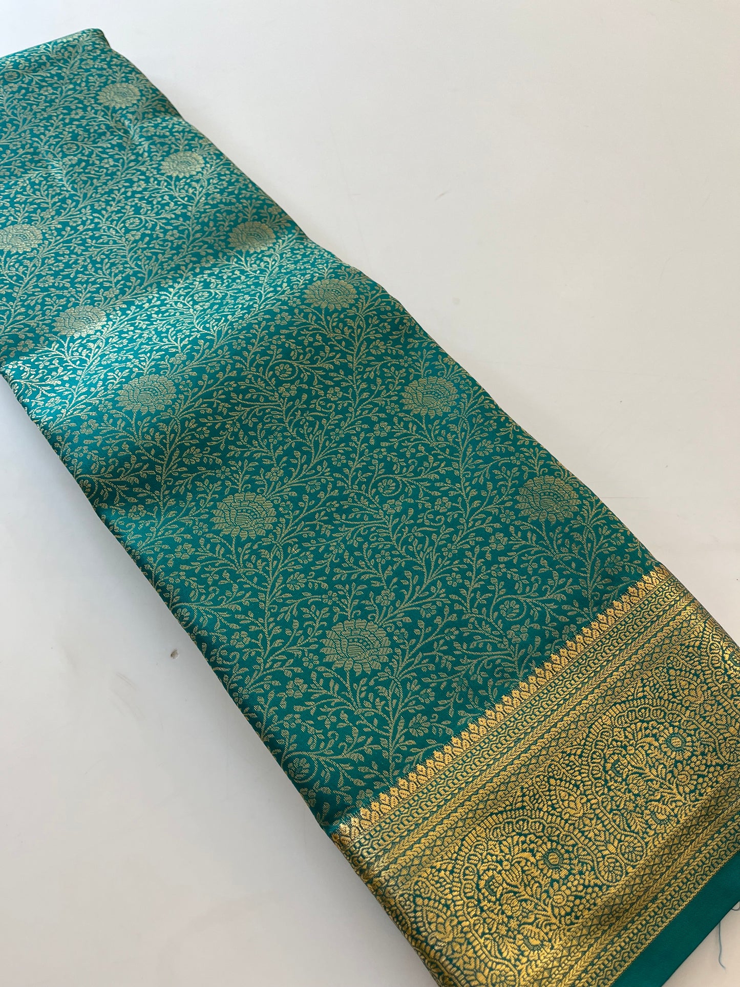 Kanchi semi silk brocade