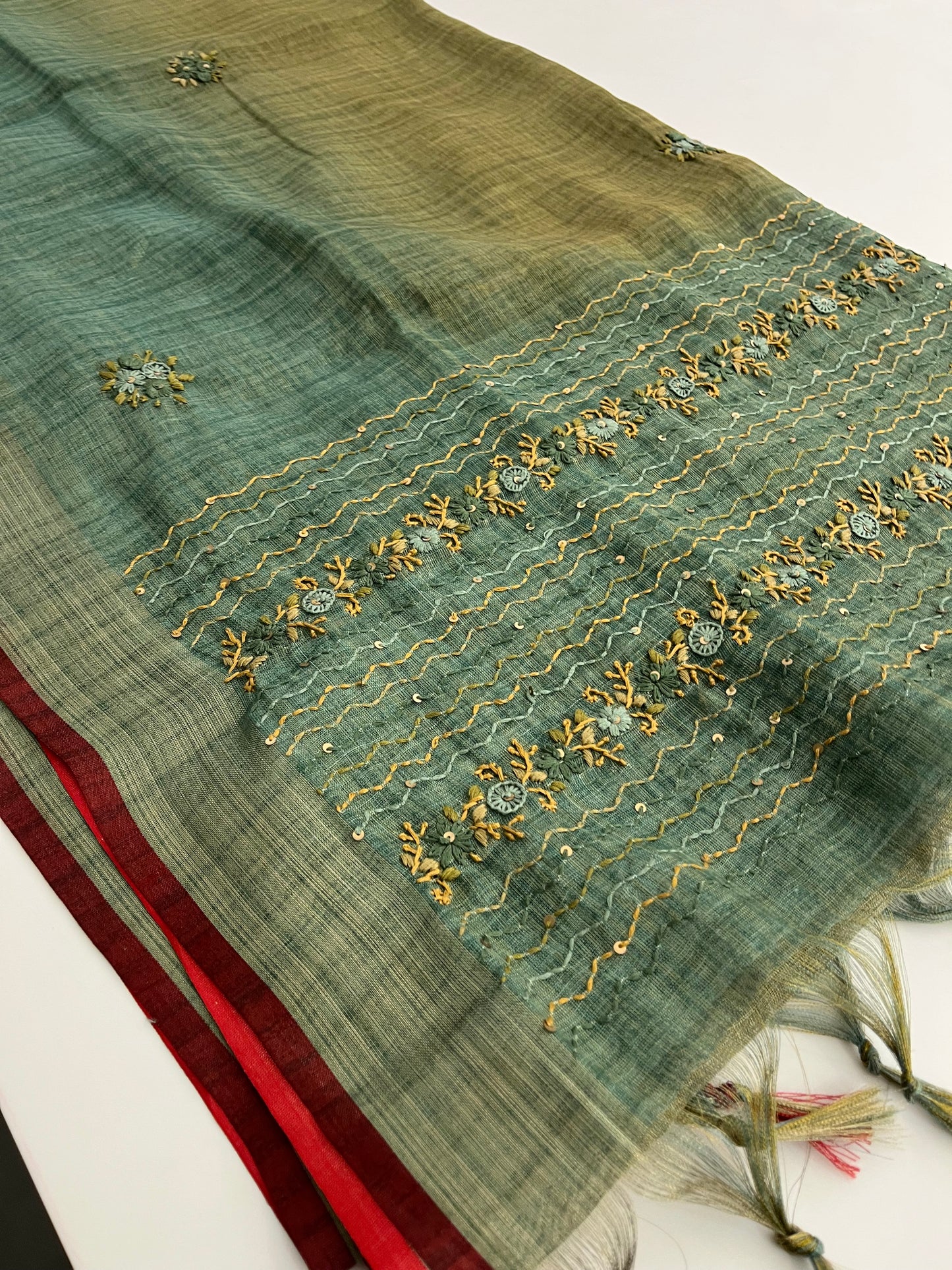 Linen Embroidery Fancy