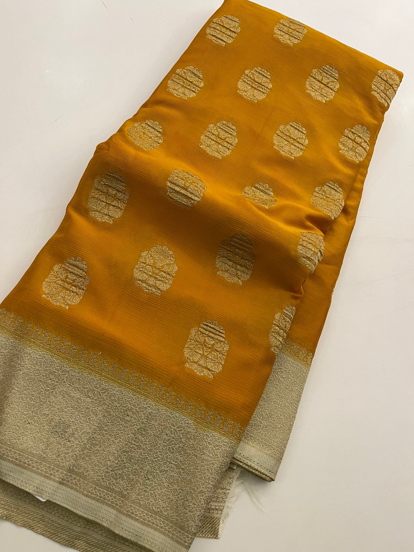 912 ✨ ✨ MUSTARD X IVORY CHINNON FANCY SAREE✨✨