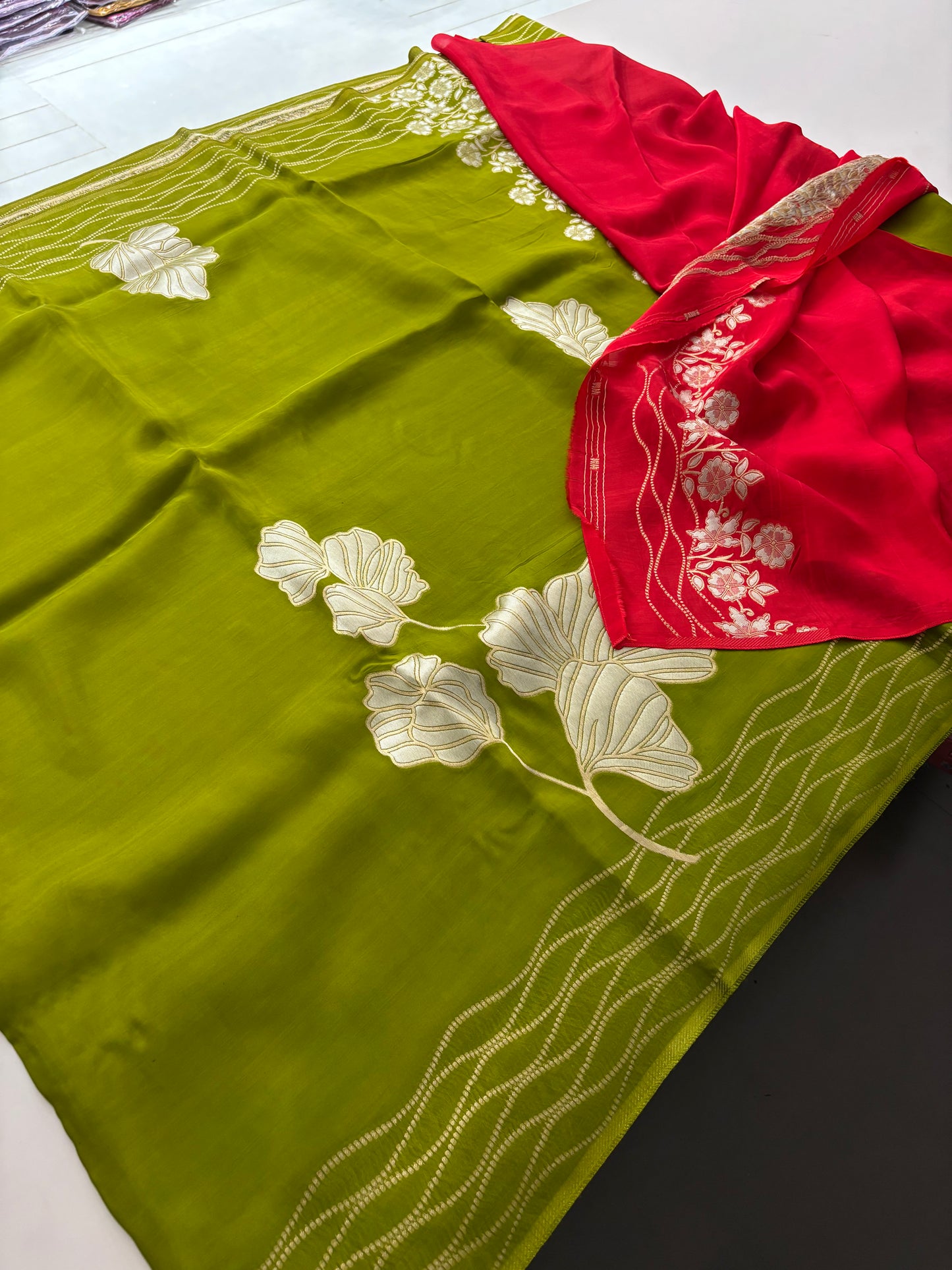 Premium Chinnon Green x Red