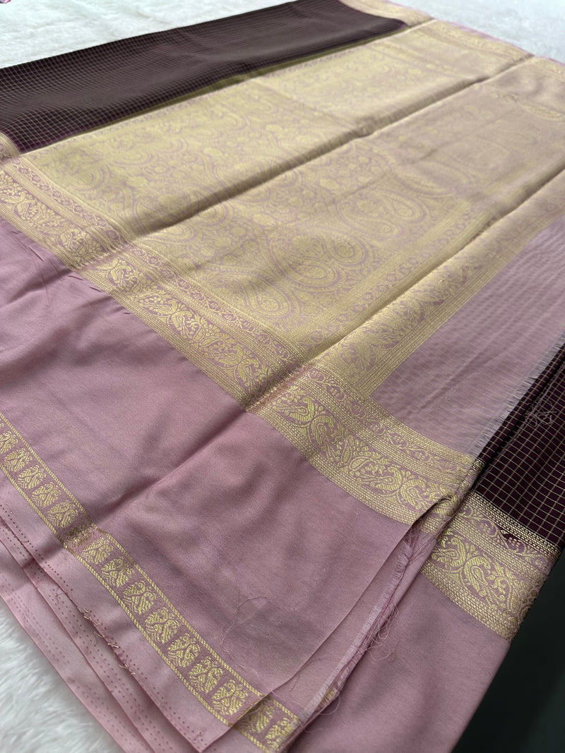 Crepe Silk Sarees in Gold weaving and Big Bentex Border,, comes in checkered pattern and contrast blouse piece 🌹