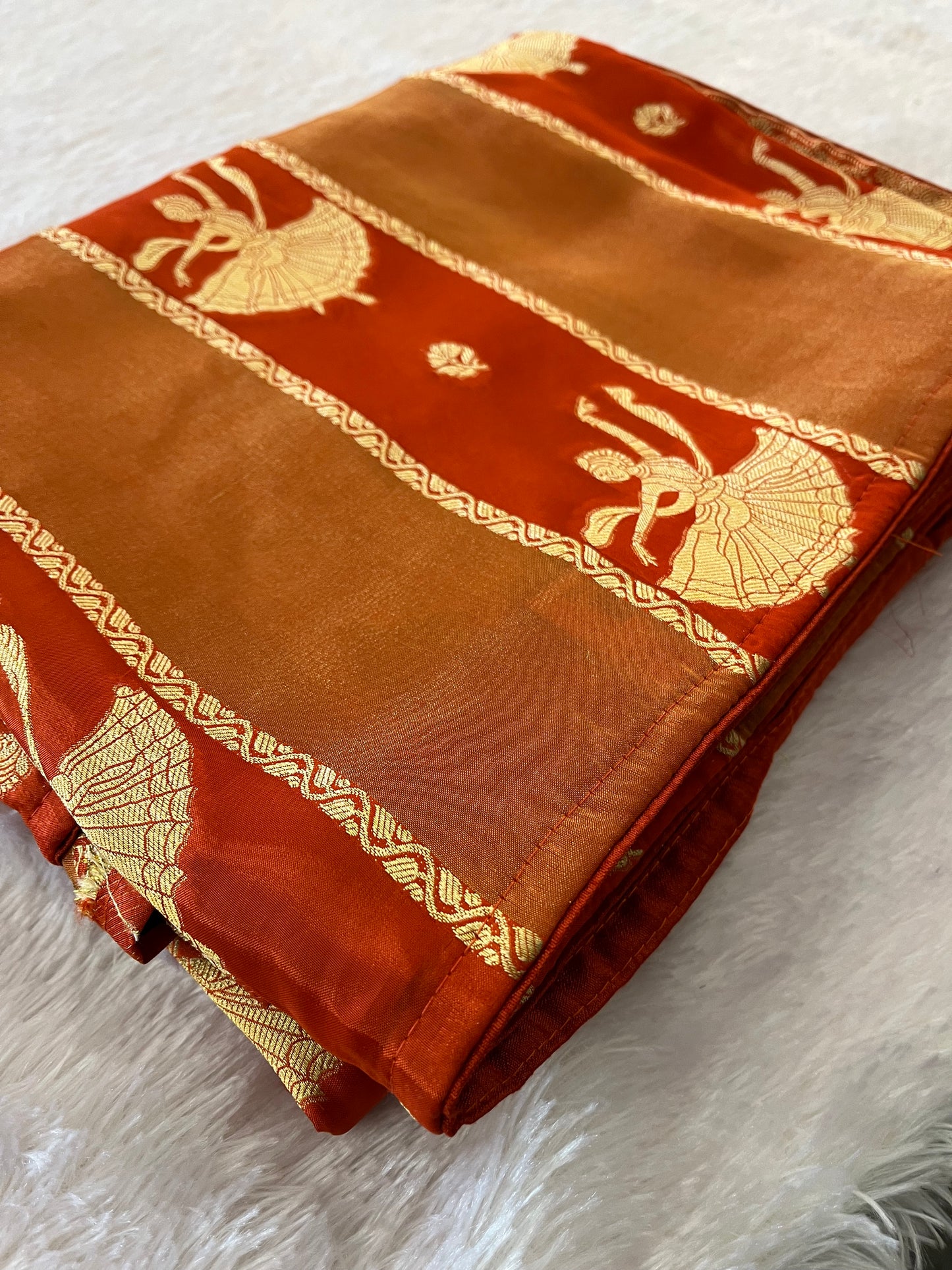 Dancing Dola Chinnon silk