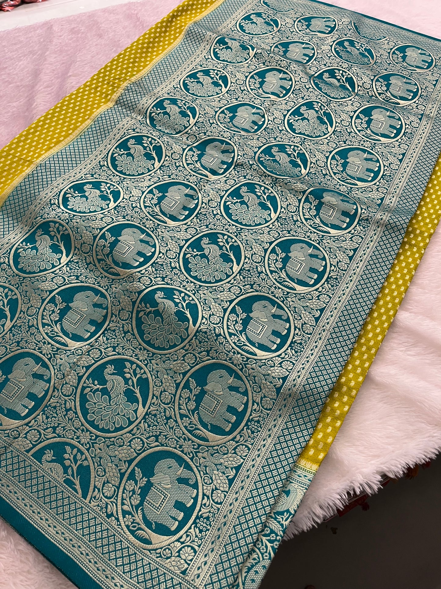 Kaddi Banarsi Small Butties Fancy