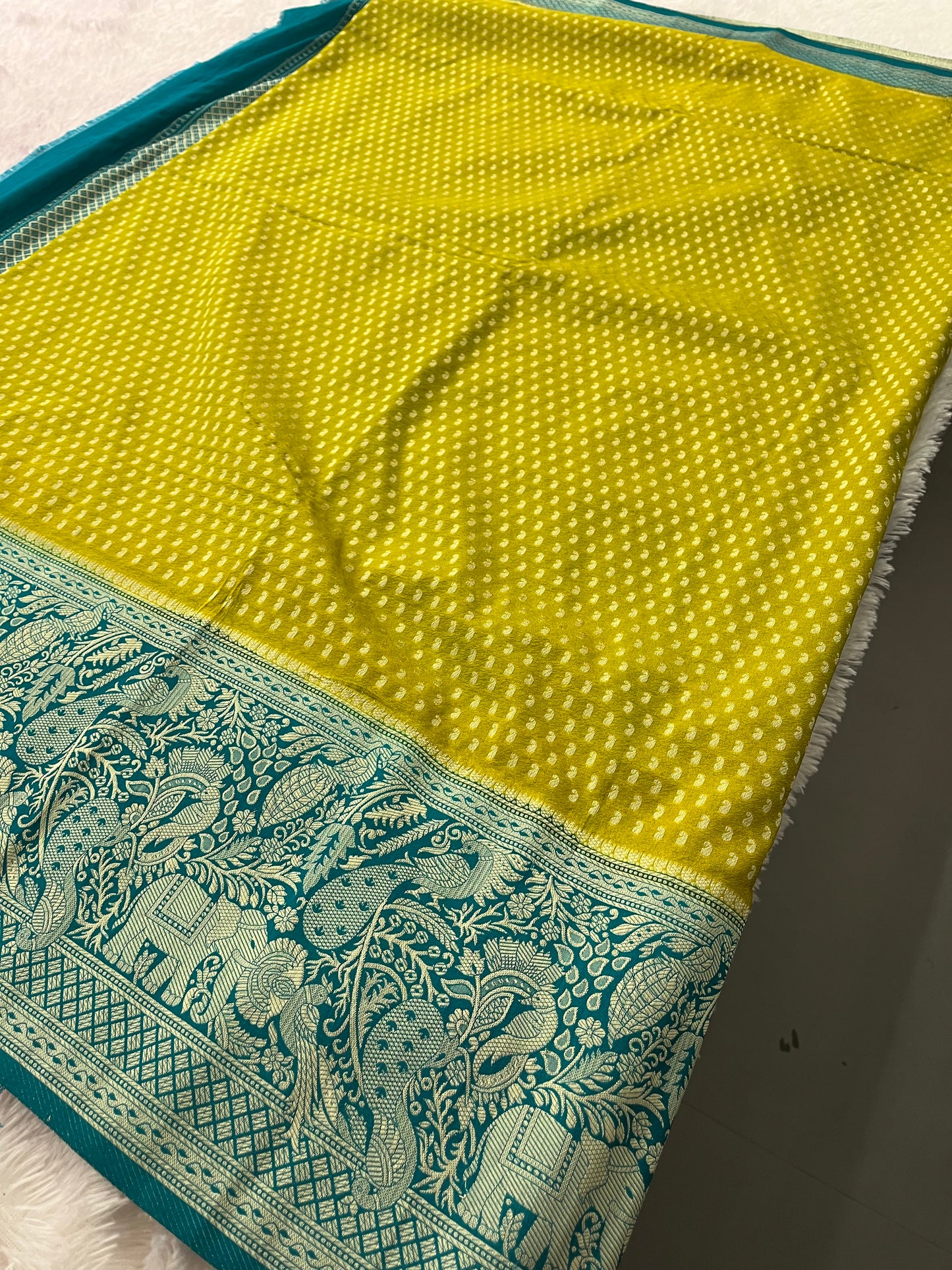 Kaddi Banarsi Small Butties Fancy