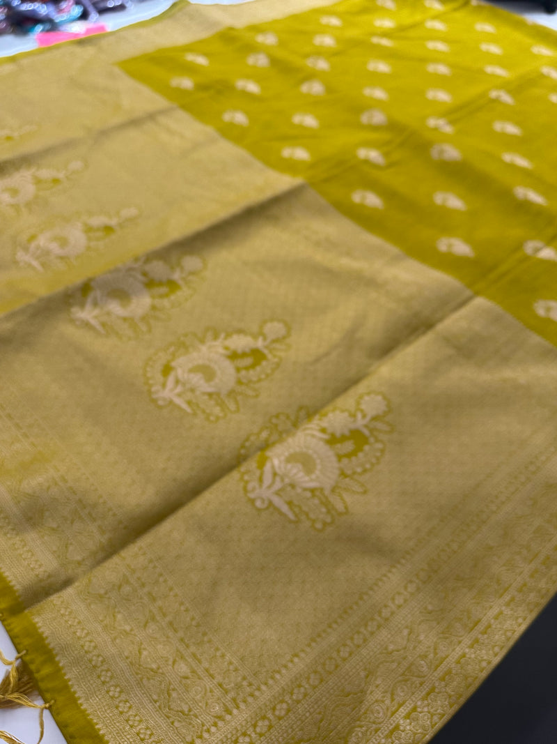 Venkatagiri fancy soft Linen Cotton sarees with self blouse and fancy Border and Butties all over🌹 - AU12