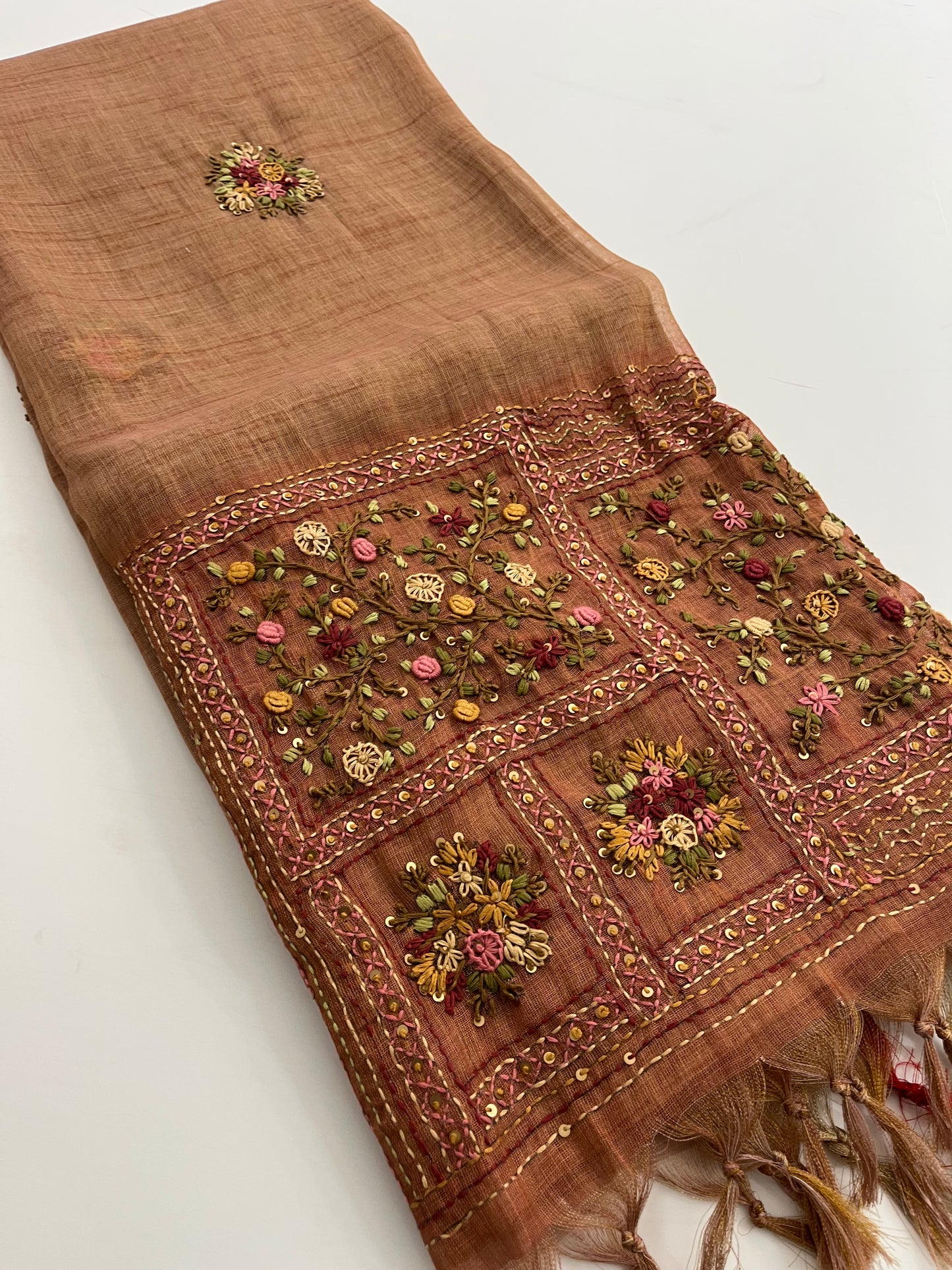 Linen Embroidery Fancy