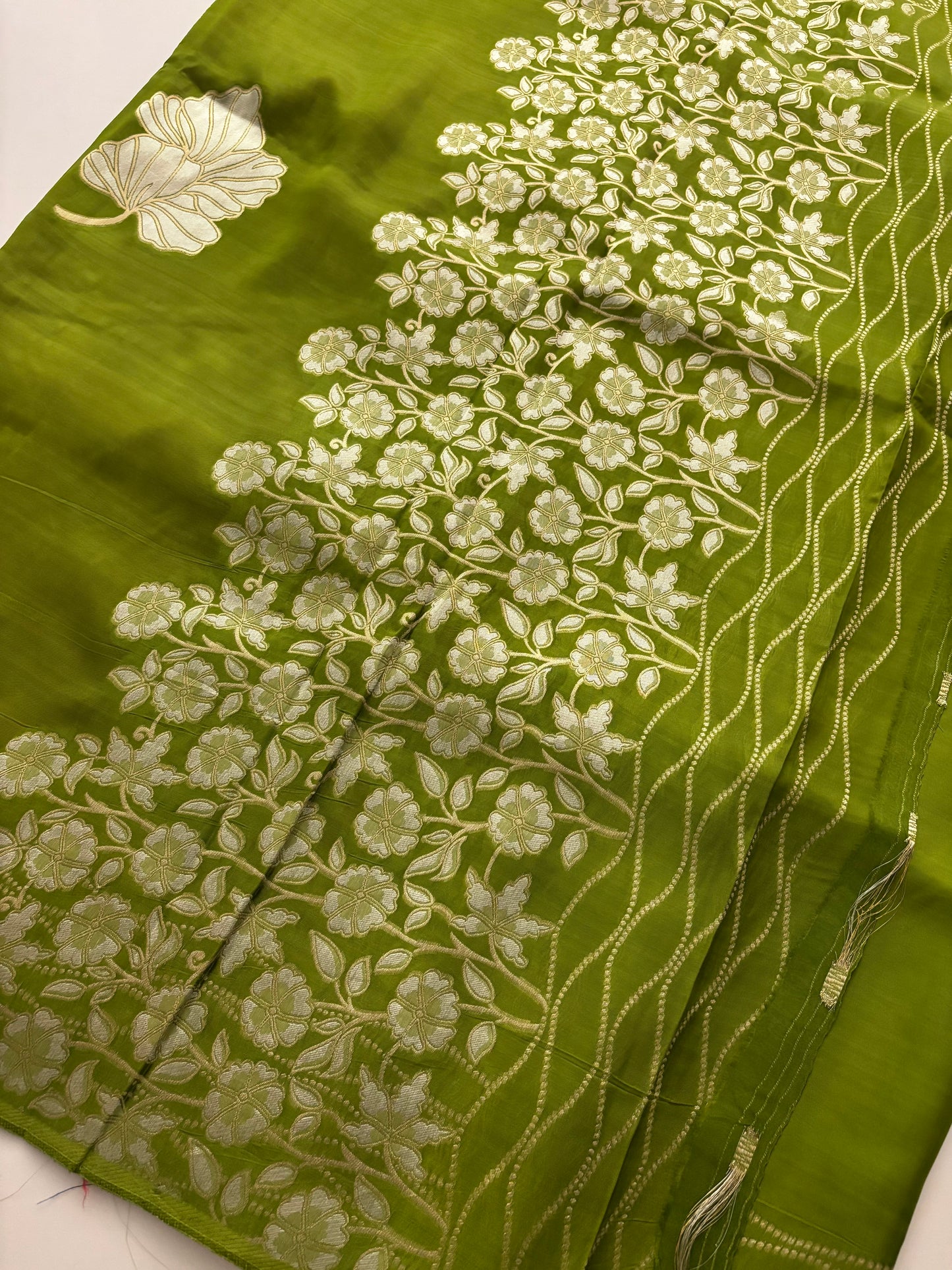 Chinnon Silk Premium Lily Green x Red-1121