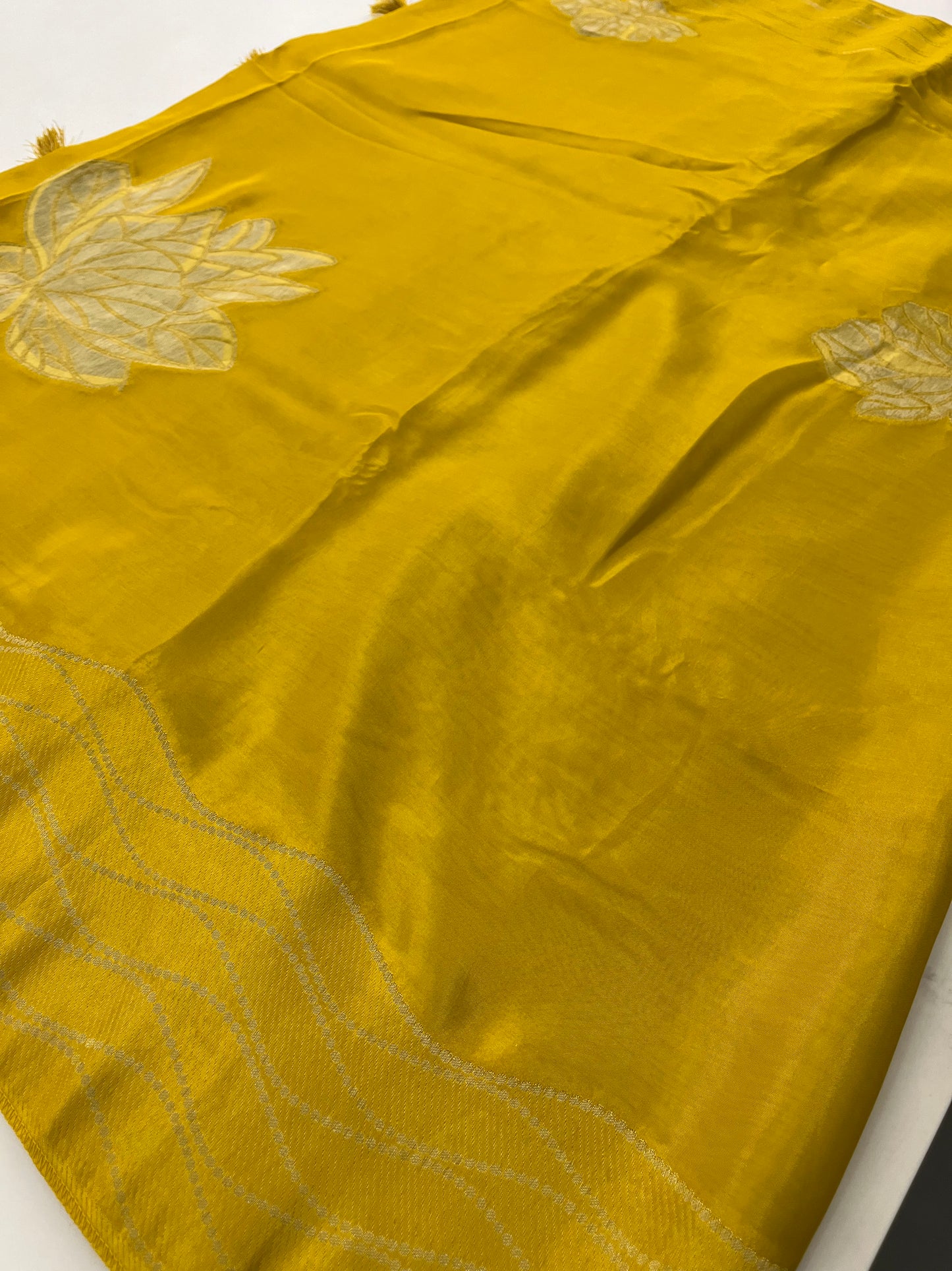 Chinnon Silk Premium Lily Green x Red-1121