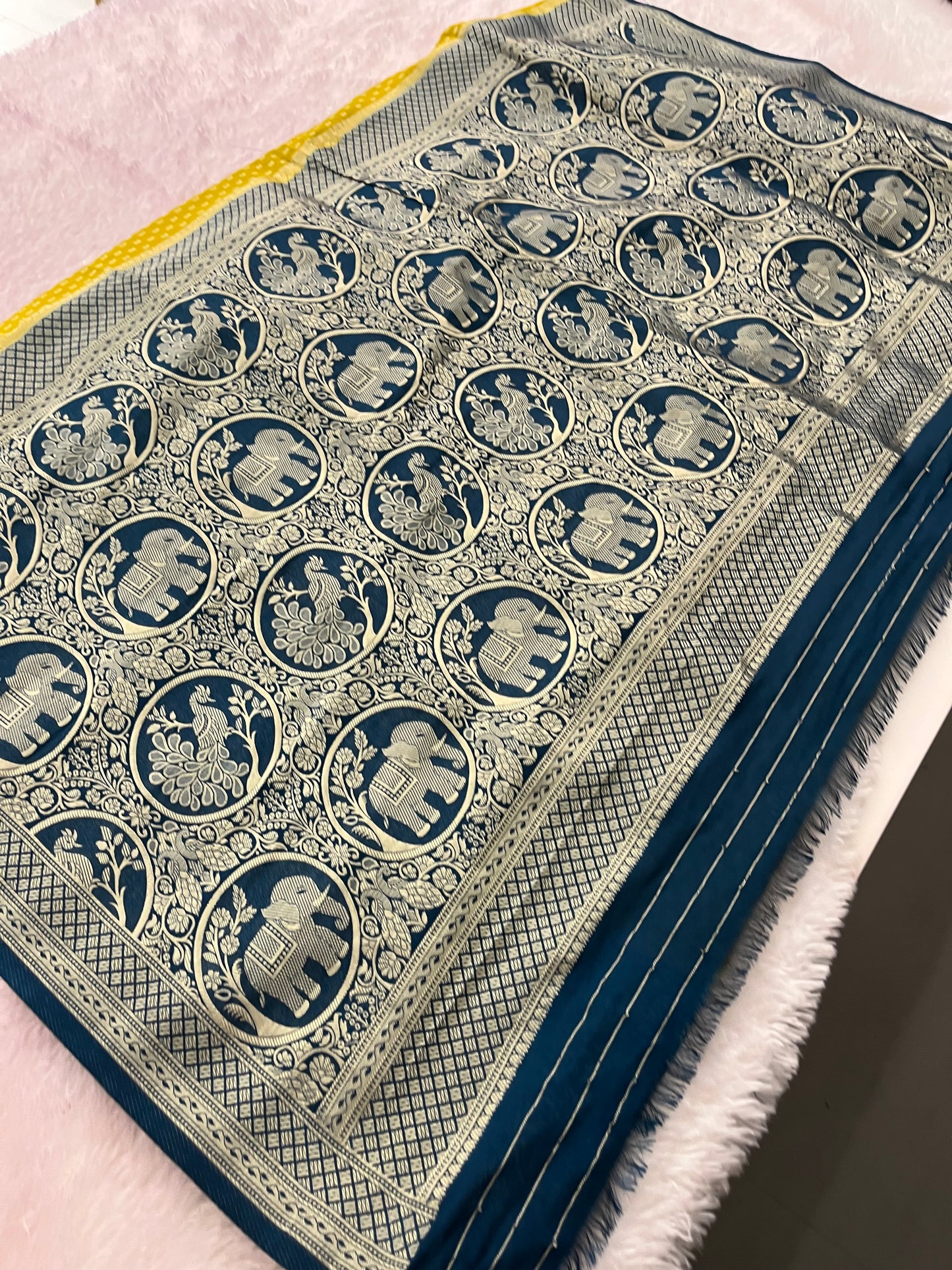 Kaddi Banarsi Small Butties Fancy