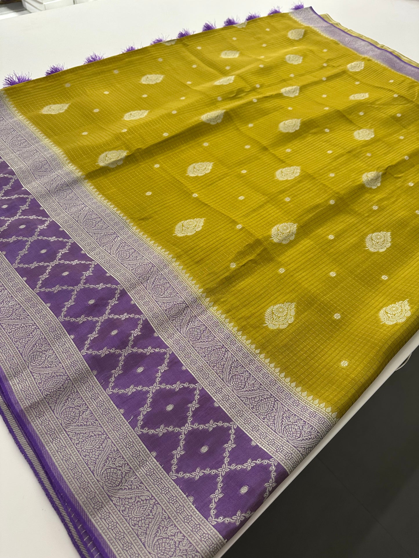 Traditional South Indian Style Crafred Pure Viscose Saree Distinguished by intricate weaving🌹 -JU15