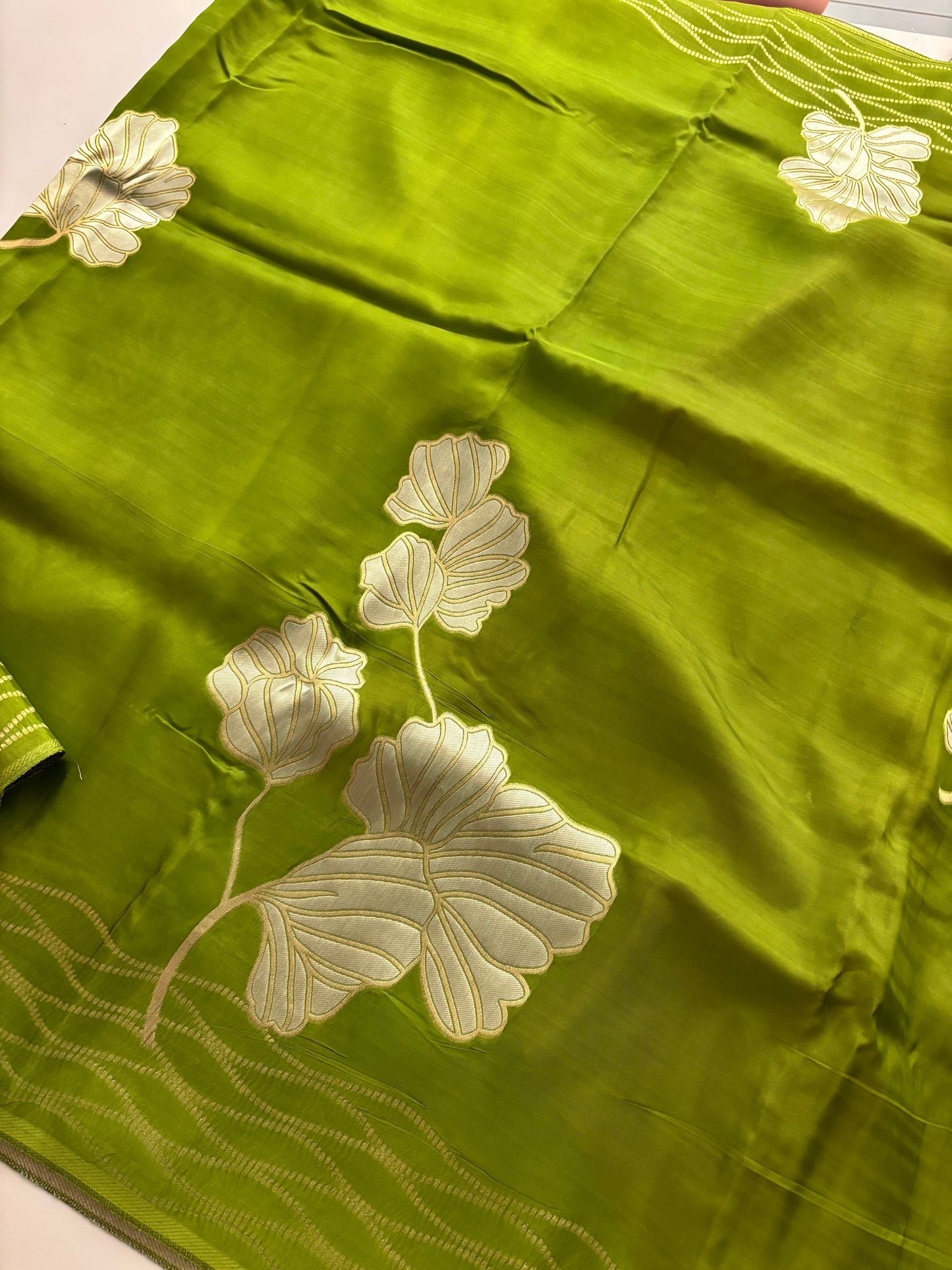 Chinnon Silk Premium Lily Green x Red-1121