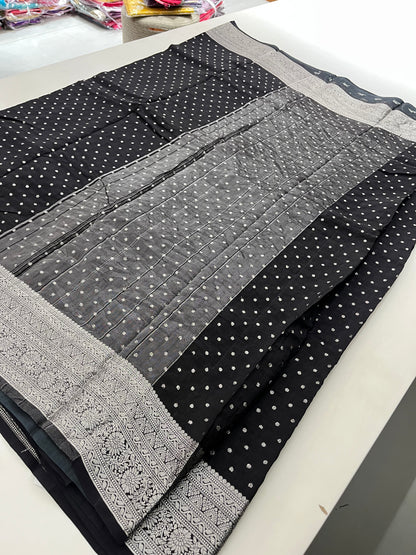 Ju9 Banarasi Crepe Silver