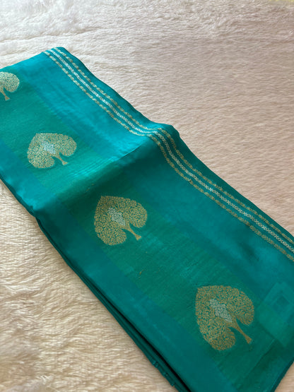 Fancy Chinnon Borderless