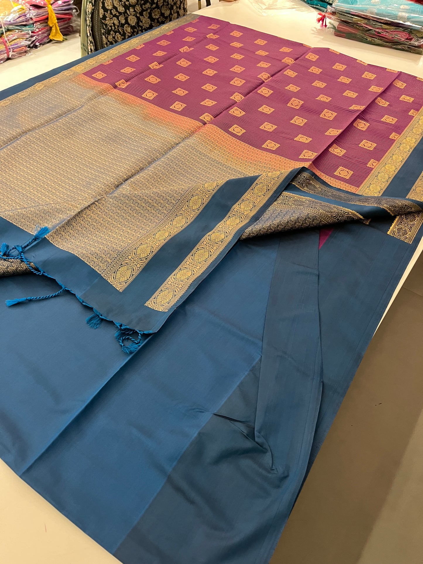 Semi Kanchi Pattu