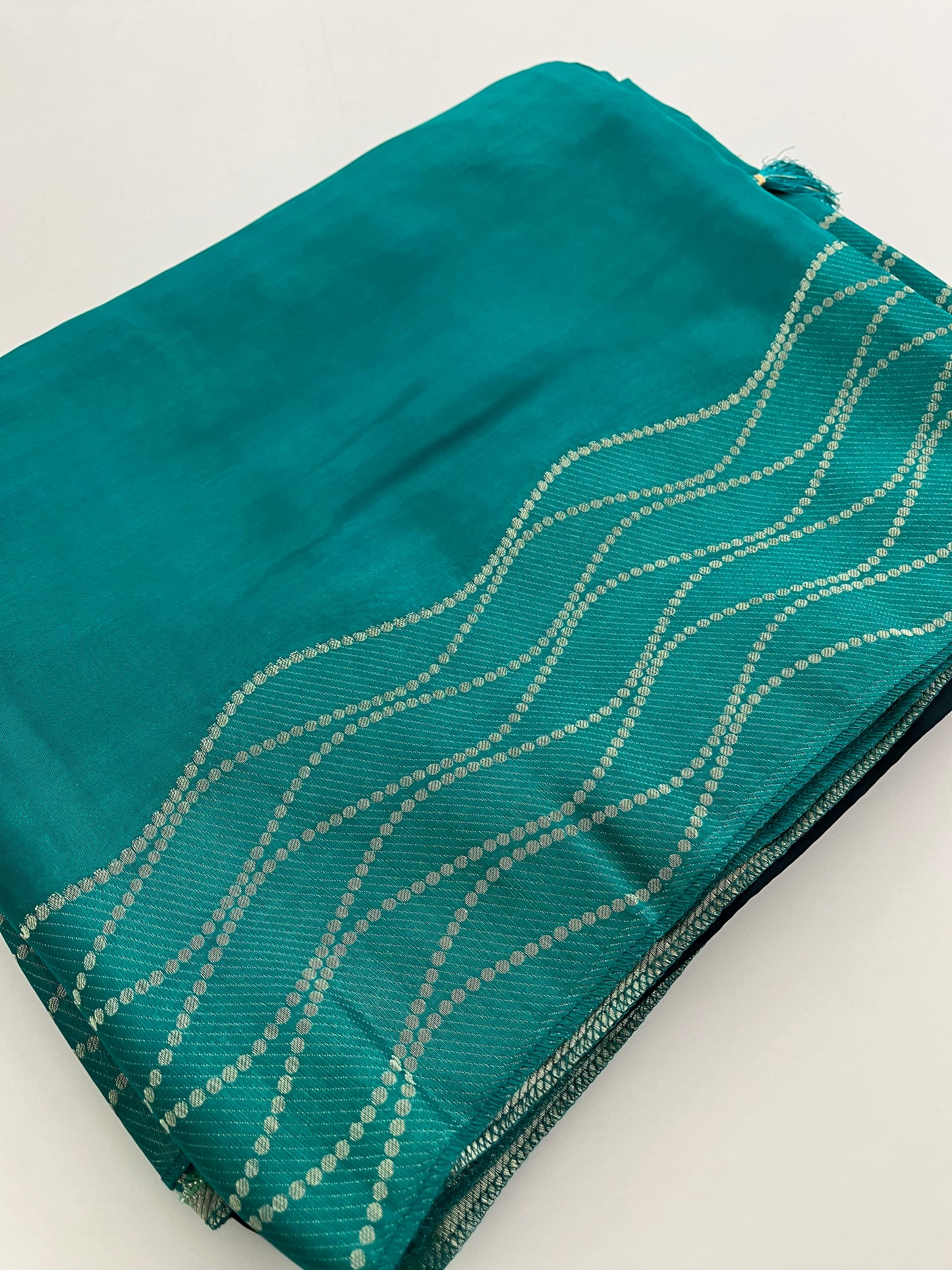 Chinnon Silk Premium Lily Green x Red-1121