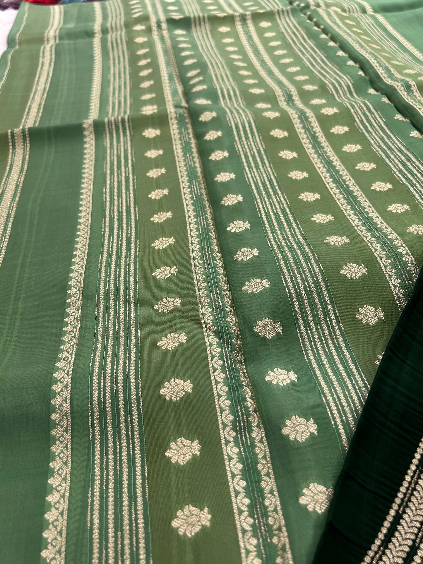 DESIGNER PARTYWEAR SAREE WITH CONTRAST BLOUSE-PISTA X BOTTLE GREEN