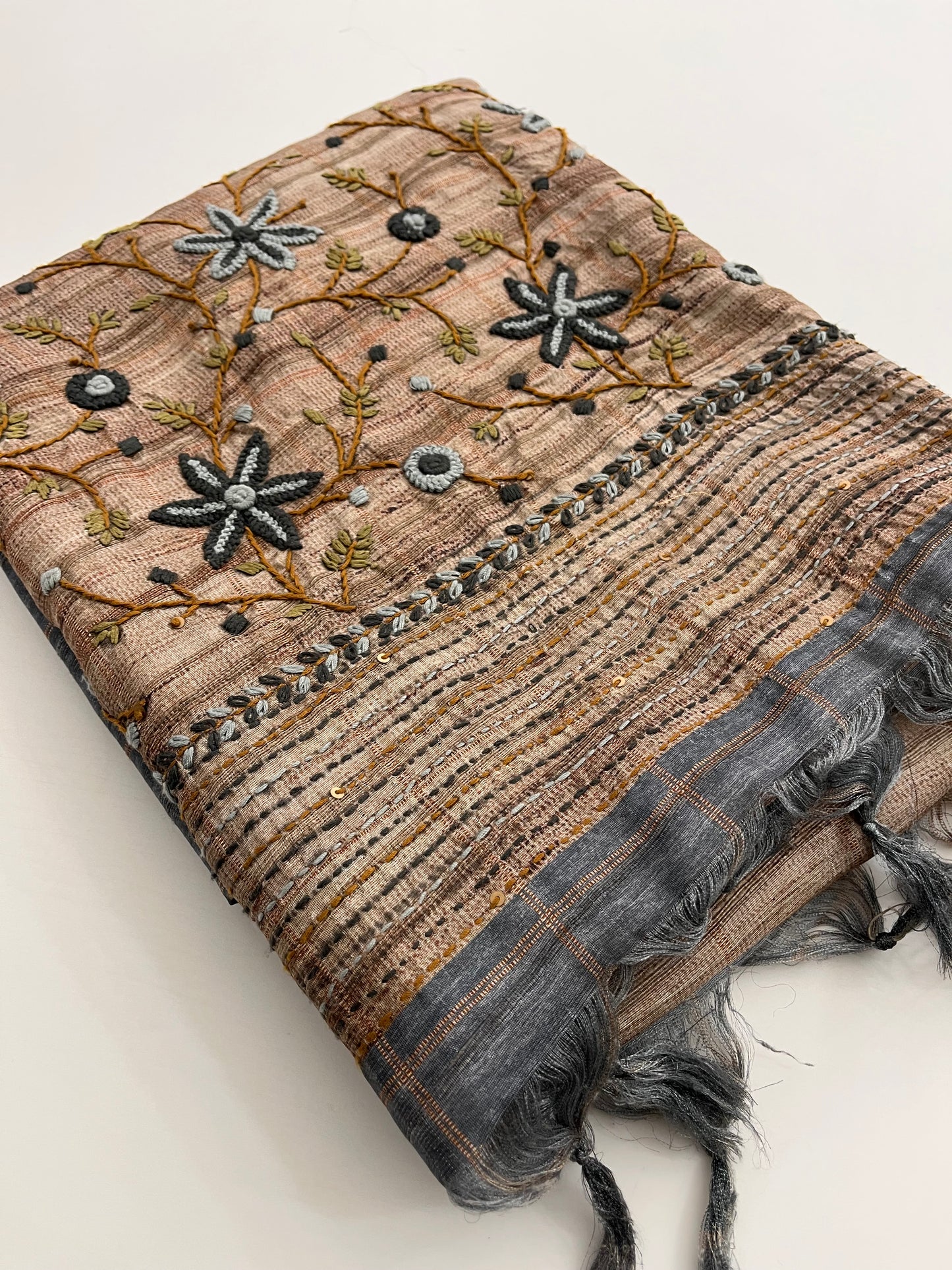 Linen Embroidery Fancy