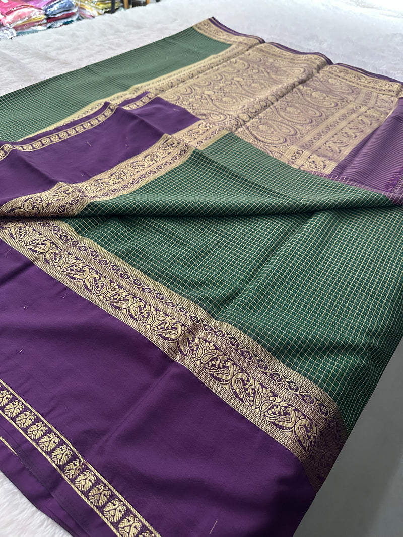 Crepe Silk Sarees in Gold weaving and Big Bentex Border,, comes in checkered pattern and contrast blouse piece 🌹