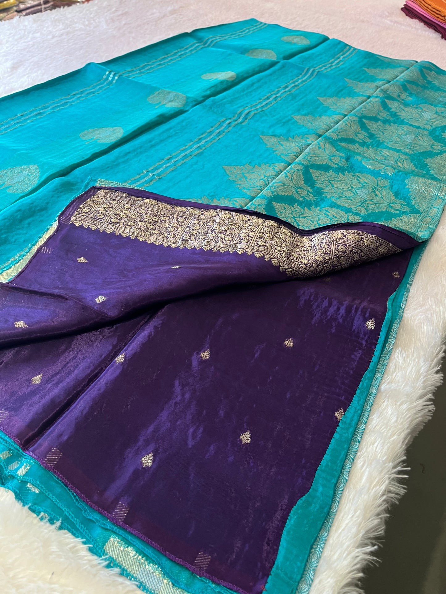 Fancy Chinnon Borderless