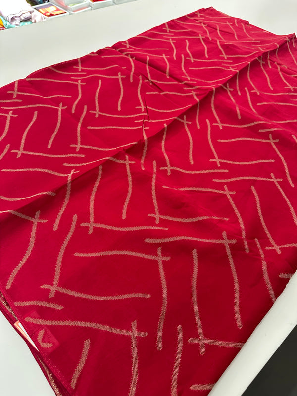 Viscose Georgette Designer Saree With Geometric pattern pallu and self matching blouse piece 🌹
 -AU6