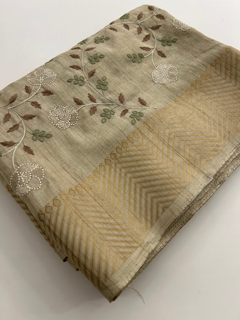 🌹Tussar Silk Sarees in Full Embroidery Work With Self Pattern Blouse 🌹
JU23