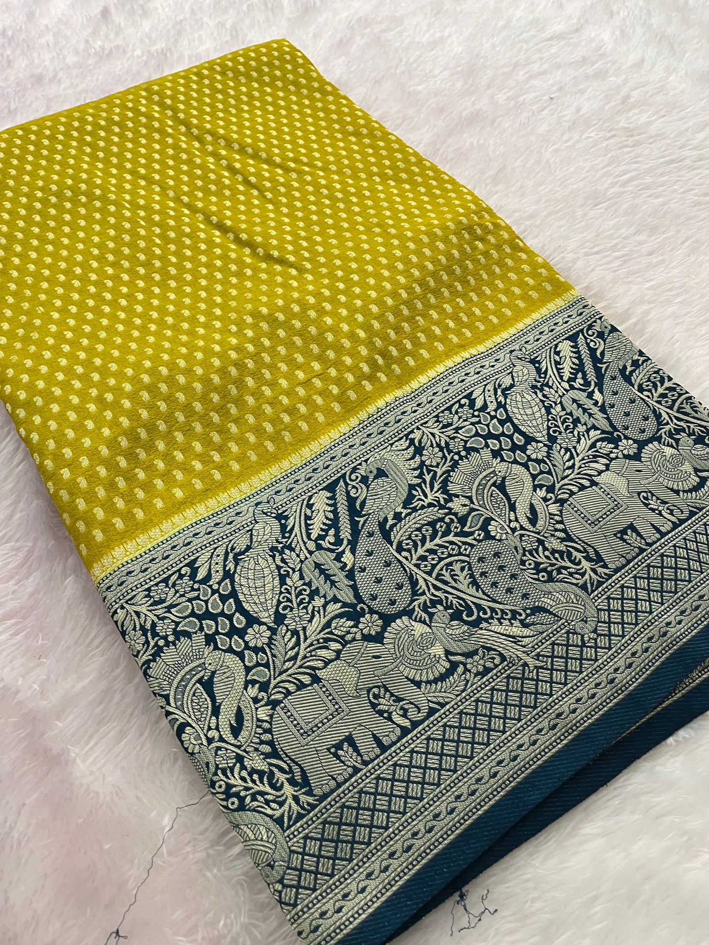 Kaddi Banarsi Small Butties Fancy