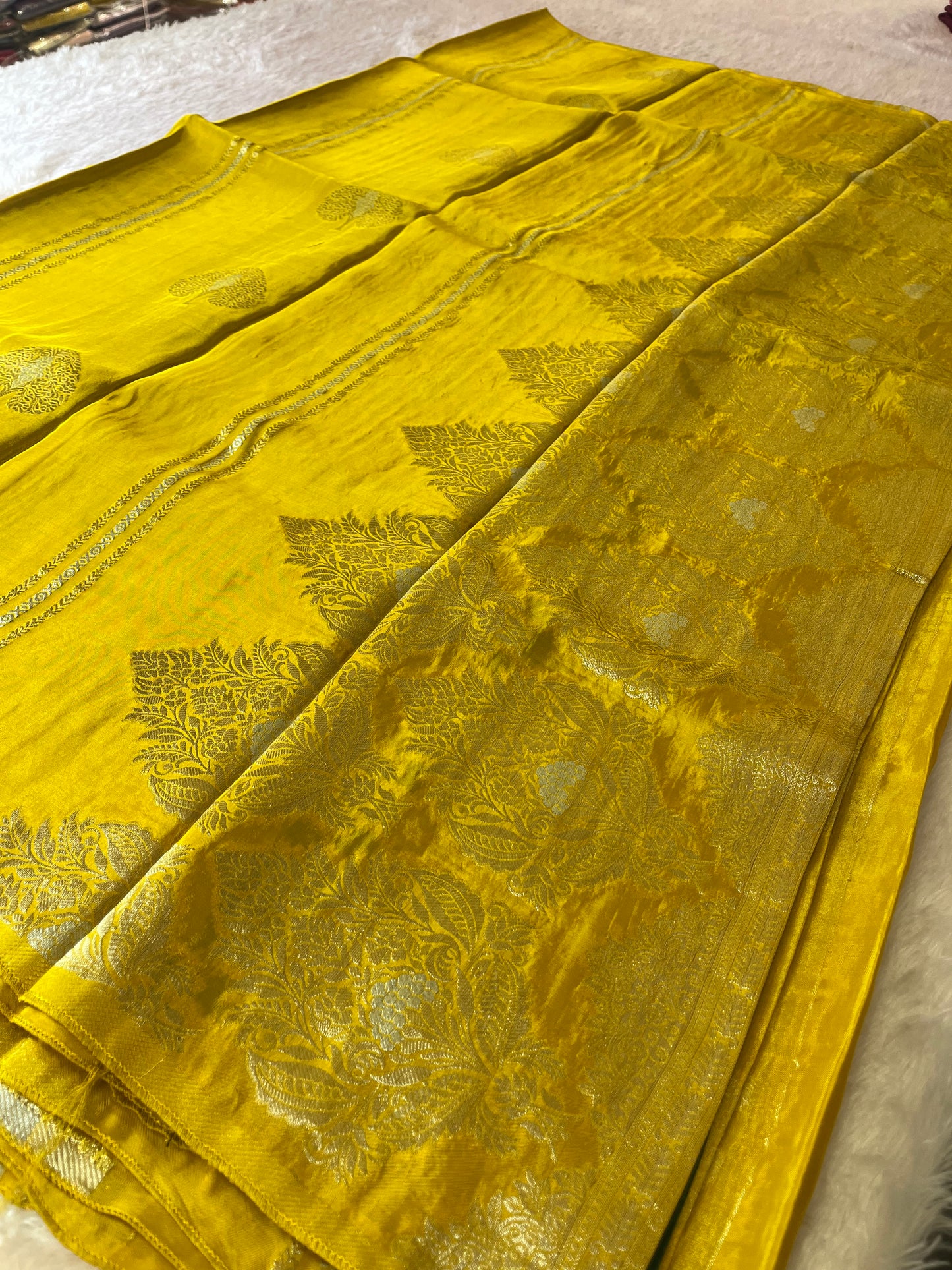 Fancy Chinnon Borderless