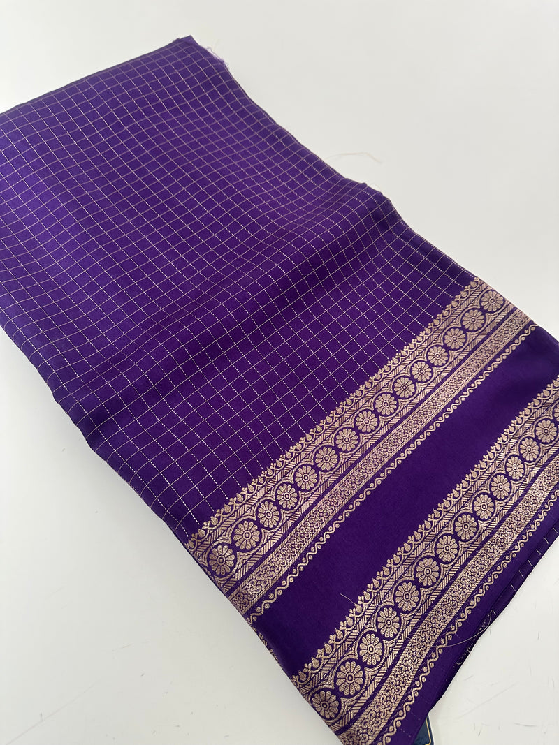 Banarasi crêpe sarees with contrast blouse piece🌹 comes in rich border and small Checks -AU6