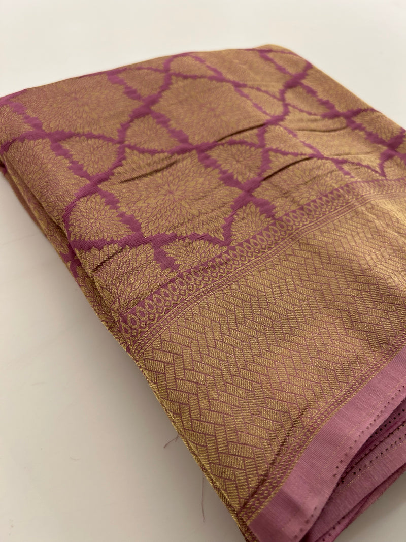 Rich Fancy Georgette Viscose Saree in Pastels and a Dark Shade♥️
Comes with Brocade buttas and butti self blouse ♥️ JU21