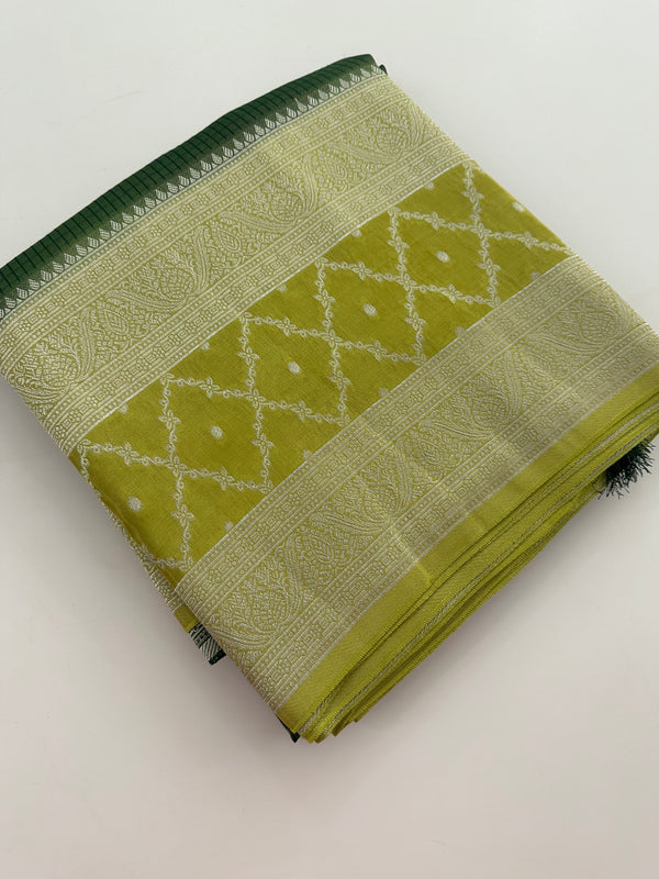 Traditional South Indian Style Crafred Pure Viscose Saree Distinguished by intricate weaving🌹
-JU15