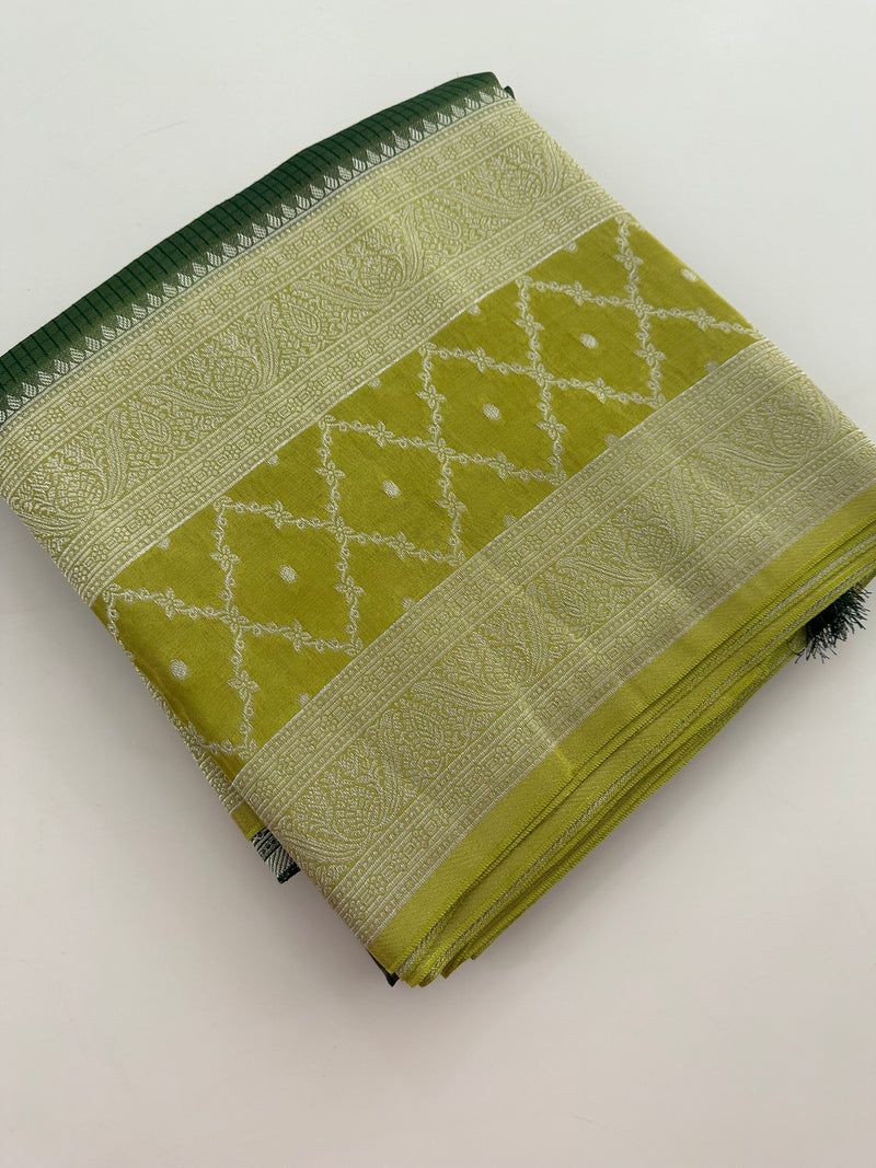 Traditional South Indian Style Crafred Pure Viscose Saree Distinguished by intricate weaving🌹
-JU15