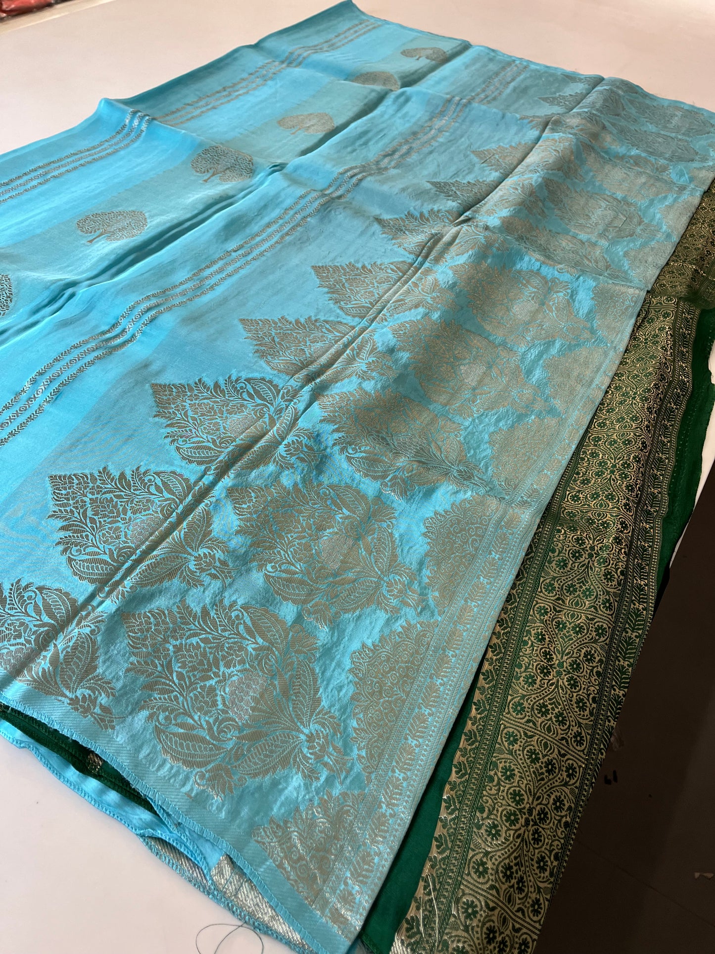 Fancy Chinnon Borderless