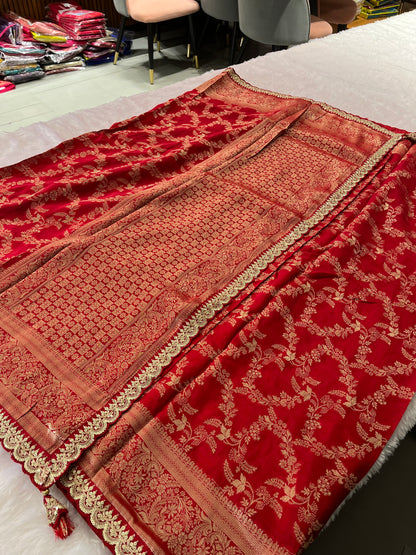 Banarasi Brocade Fancy scallop Border
