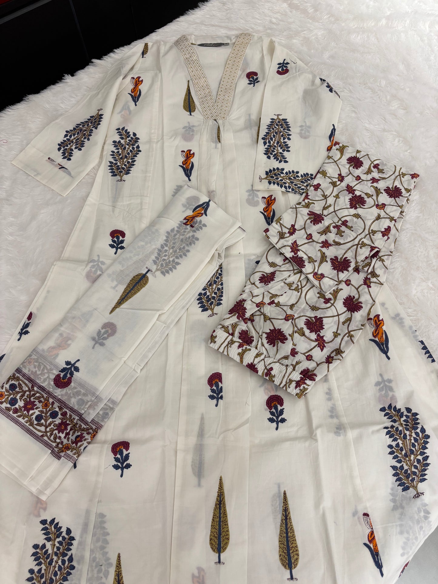 White Floral Anarkali Kurti With Plaazo
