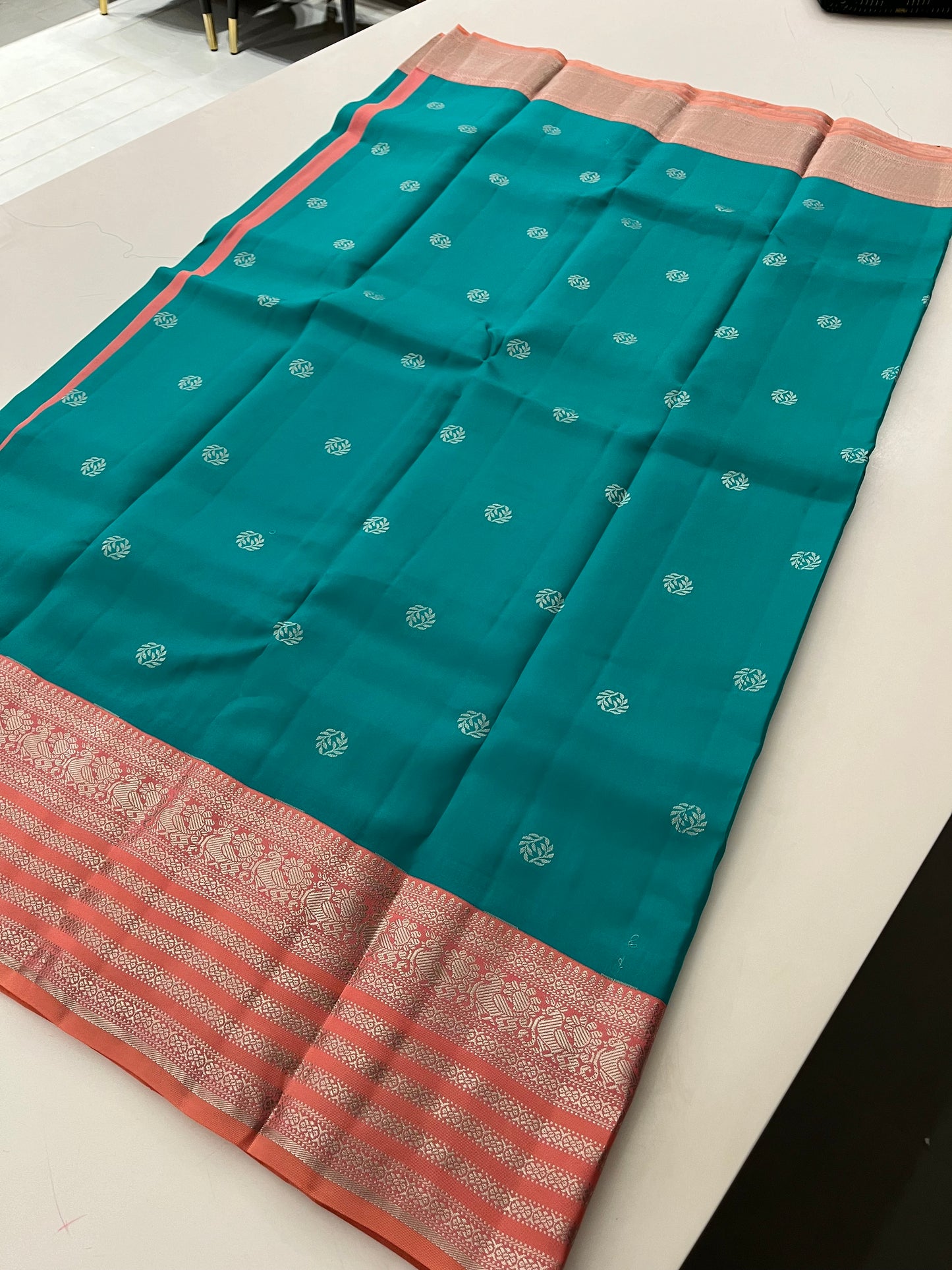 189 PURE SILKS FROM KANCHIPURAM