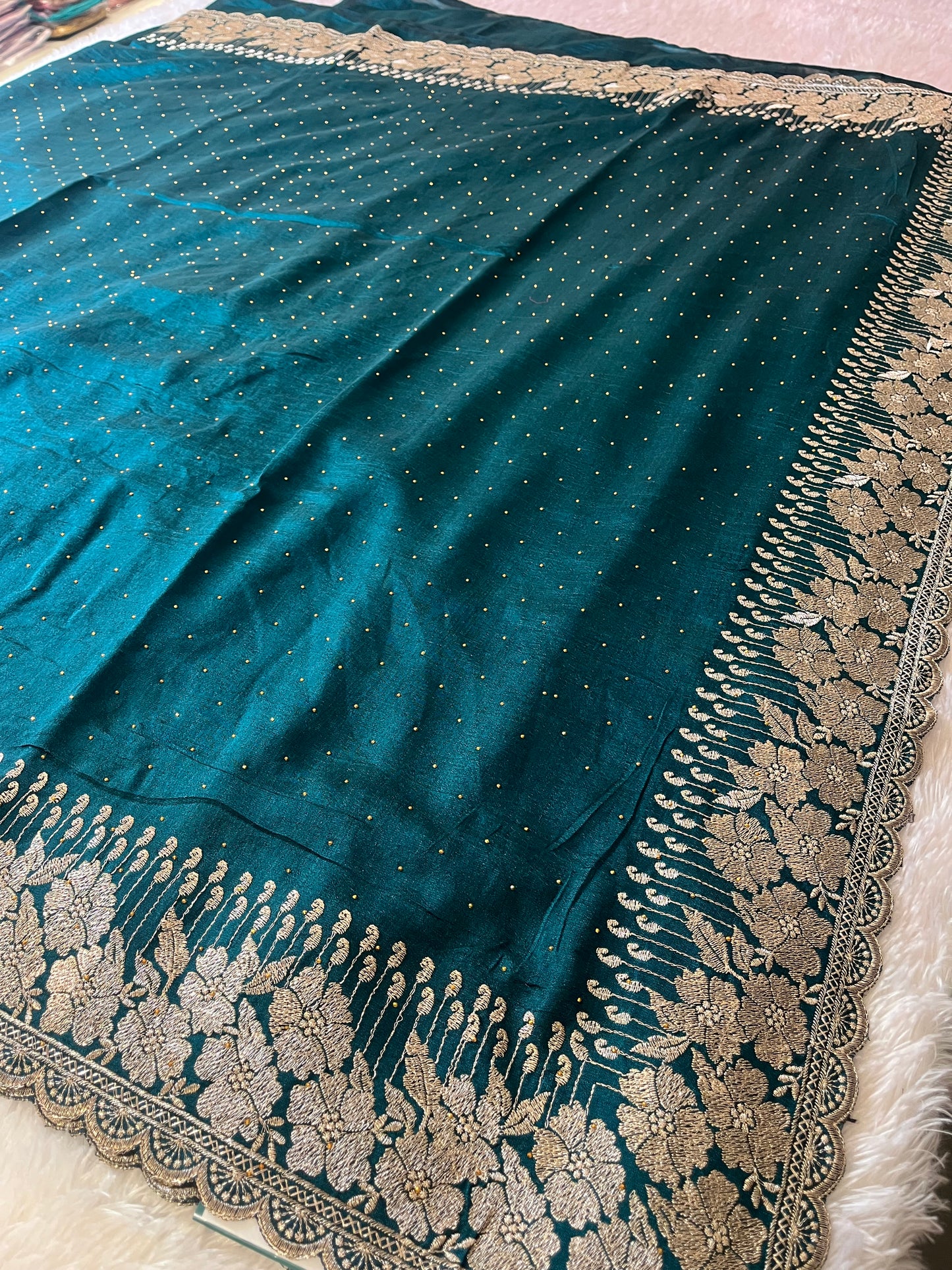 Scallop borde Fancy saree