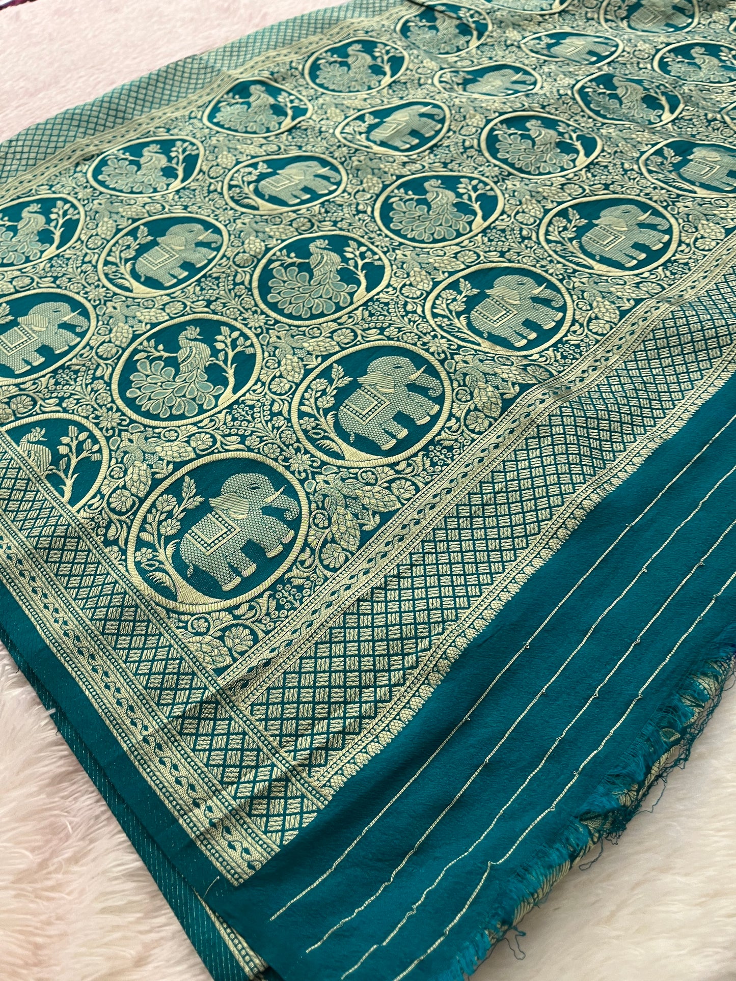 Kaddi Banarsi Small Butties Fancy