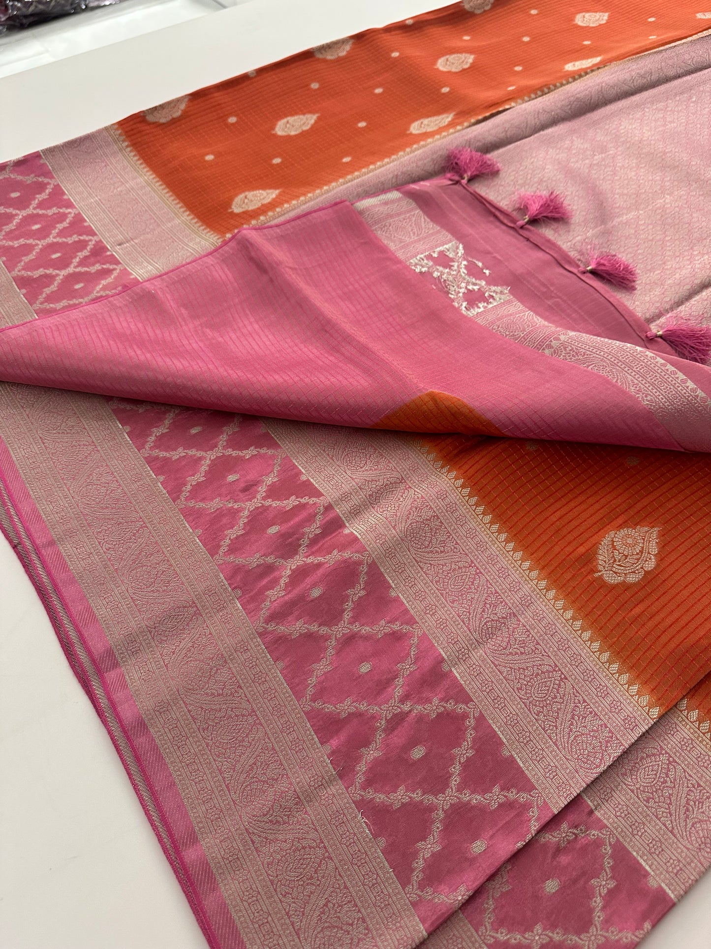 Traditional South Indian Style Crafred Pure Viscose Saree Distinguished by intricate weaving🌹 -JU15
