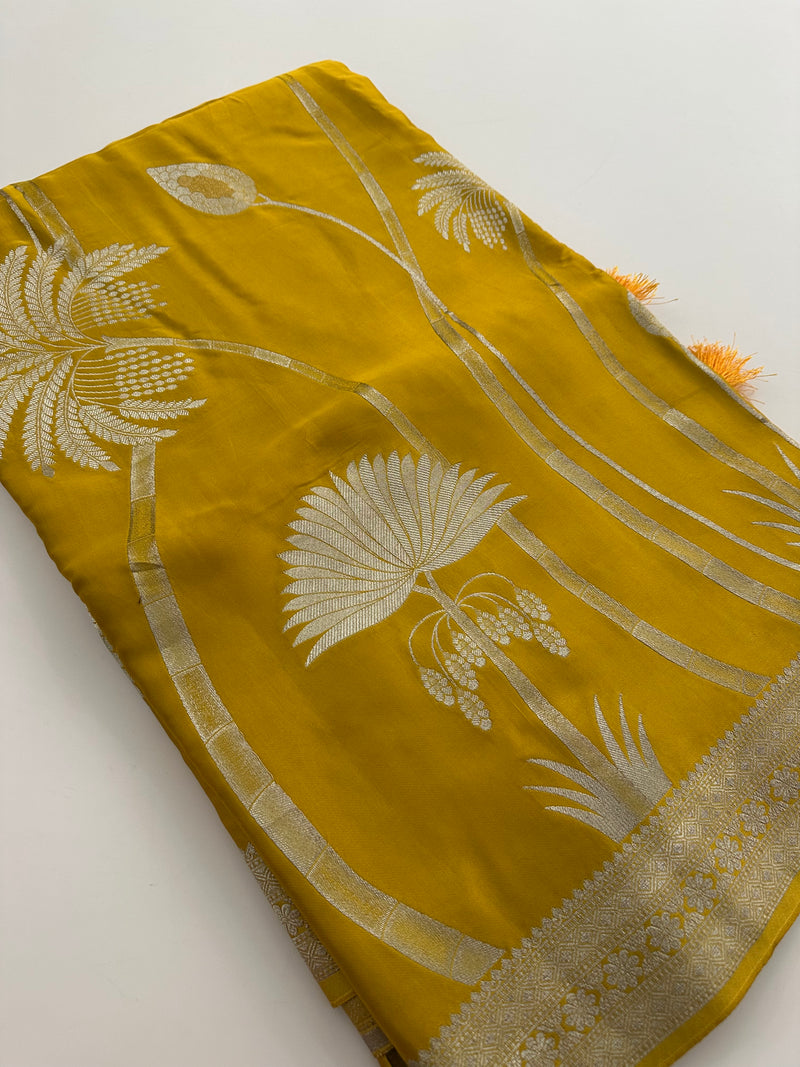 Pure Banarsi Crepe Silk Saree,, silver and gold weaving all over 🌹-AU15