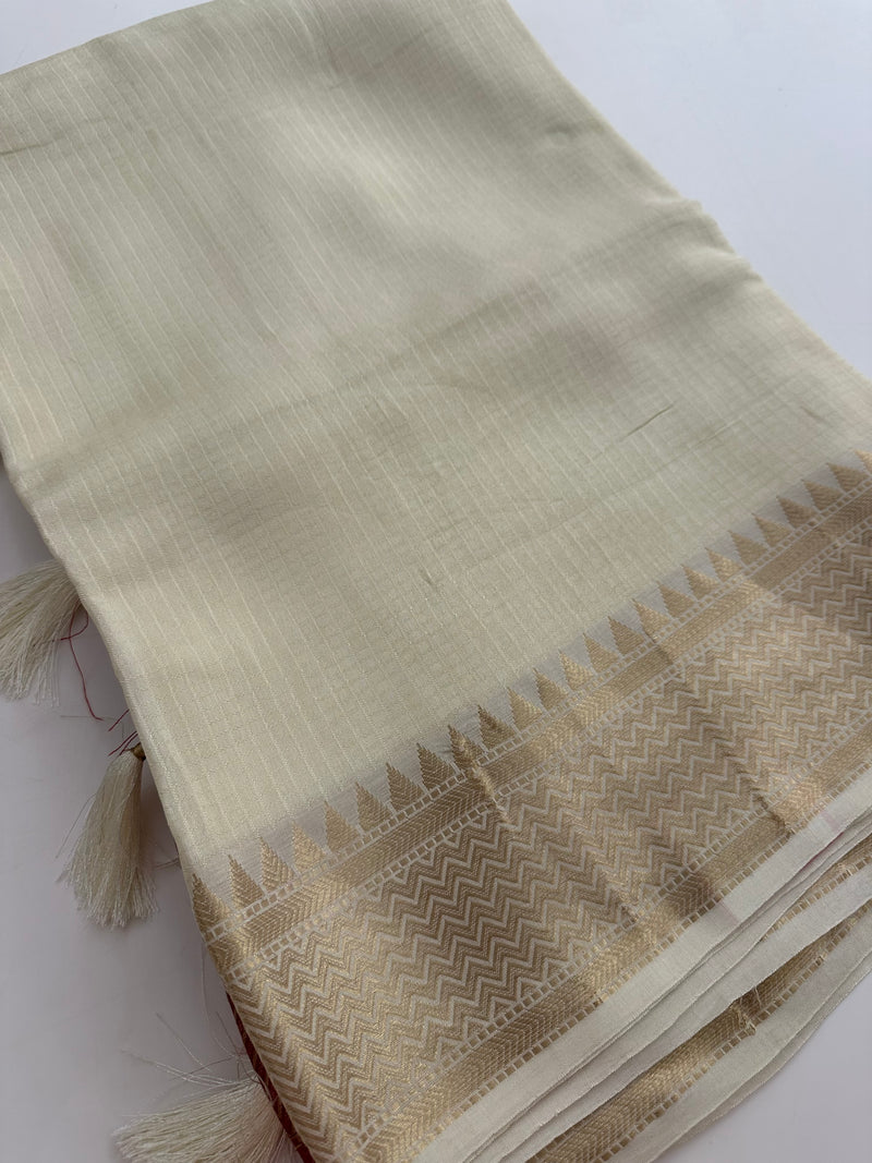 Designer Soft Tussar Silk Fabric saree with small temple design border,, comes with contrast blouse piece with border..🌹-AU1